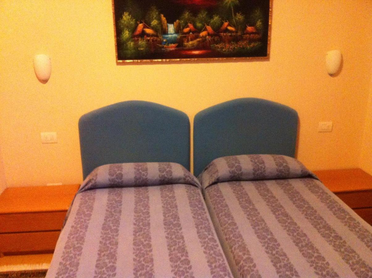 Hotel Europa Porlezza Pokoj fotografie